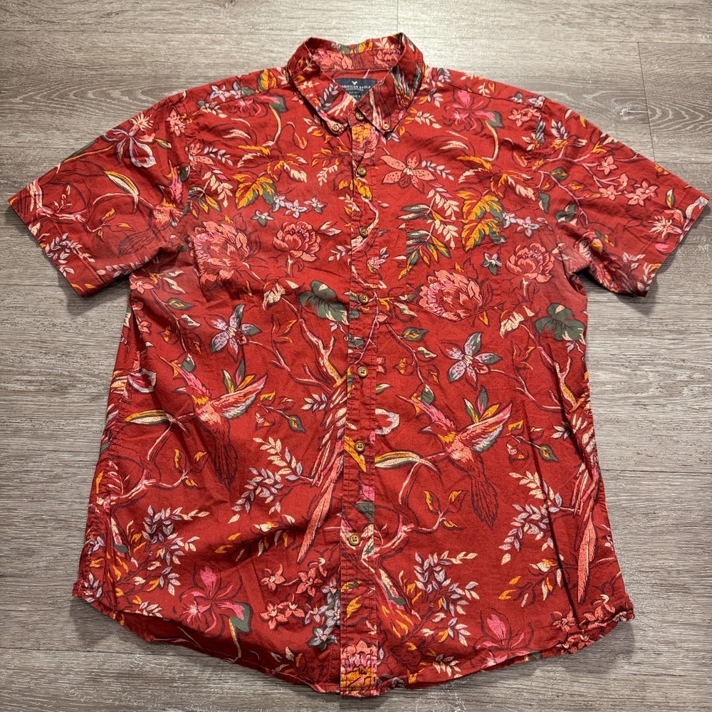 American Eagle Shirt Mens Medium Red Tropical Hawaiian Button Up Classic Fit